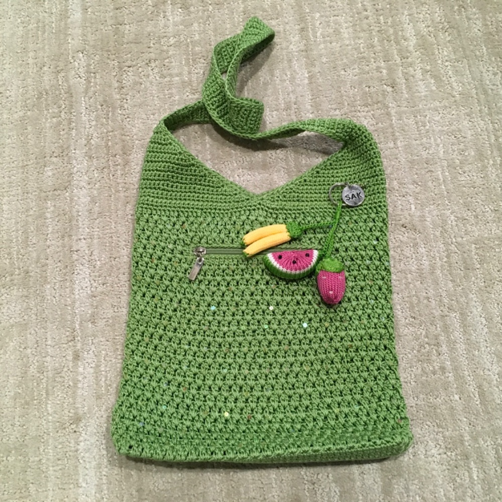 The Sak Vtg Green Sequin Crochet Shoulder Bag with Removeable Bag Fruit Charm - Picture 3 of 11